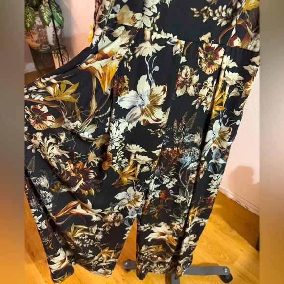 Antonio Melani floral jumpsuit size 12 - Picture 5 of 12